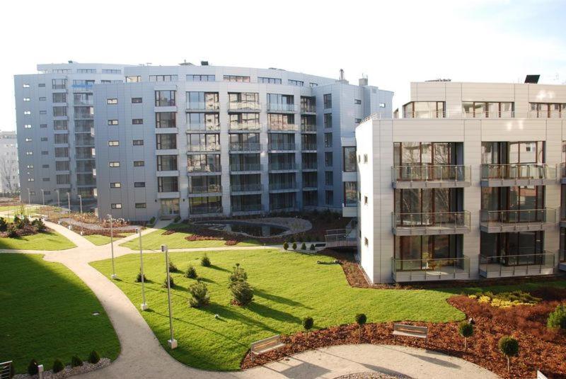 Two Rooms Apartment Triton Park Varsovia Exterior foto