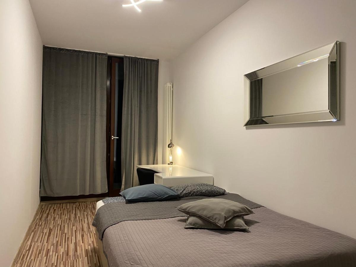Two Rooms Apartment Triton Park Varsovia Exterior foto