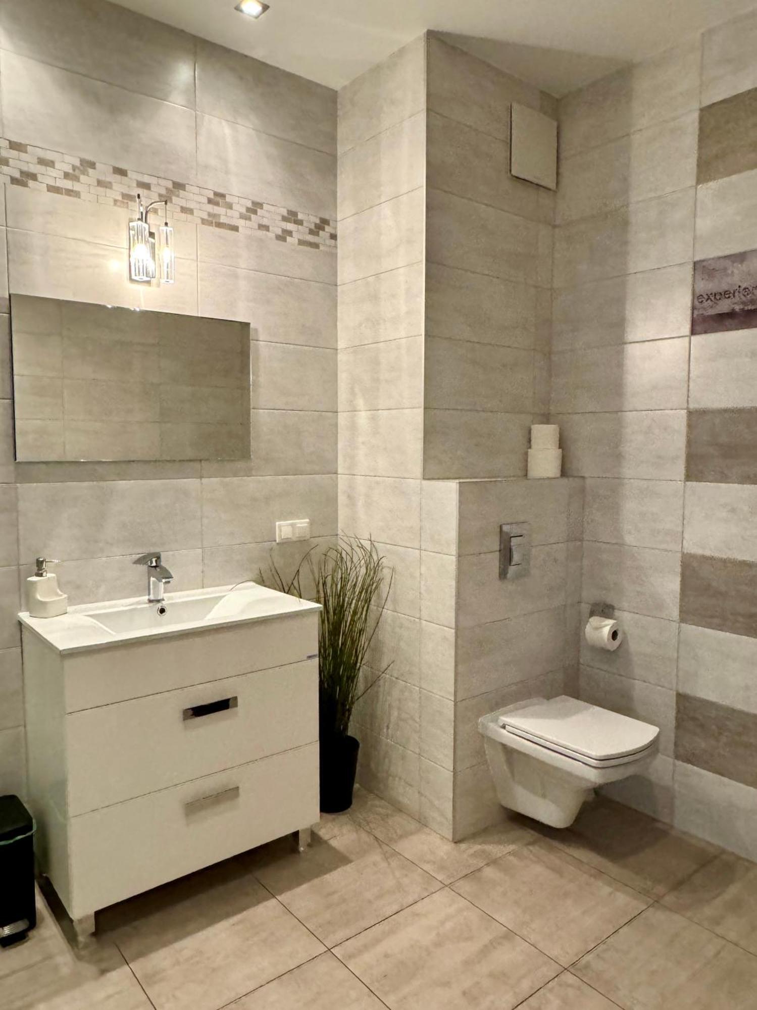 Two Rooms Apartment Triton Park Varsovia Exterior foto