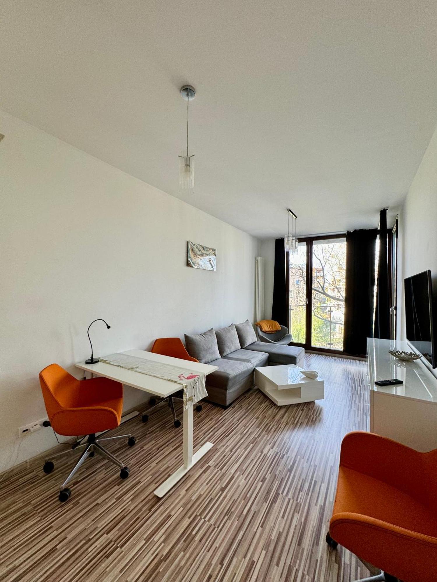 Two Rooms Apartment Triton Park Varsovia Exterior foto