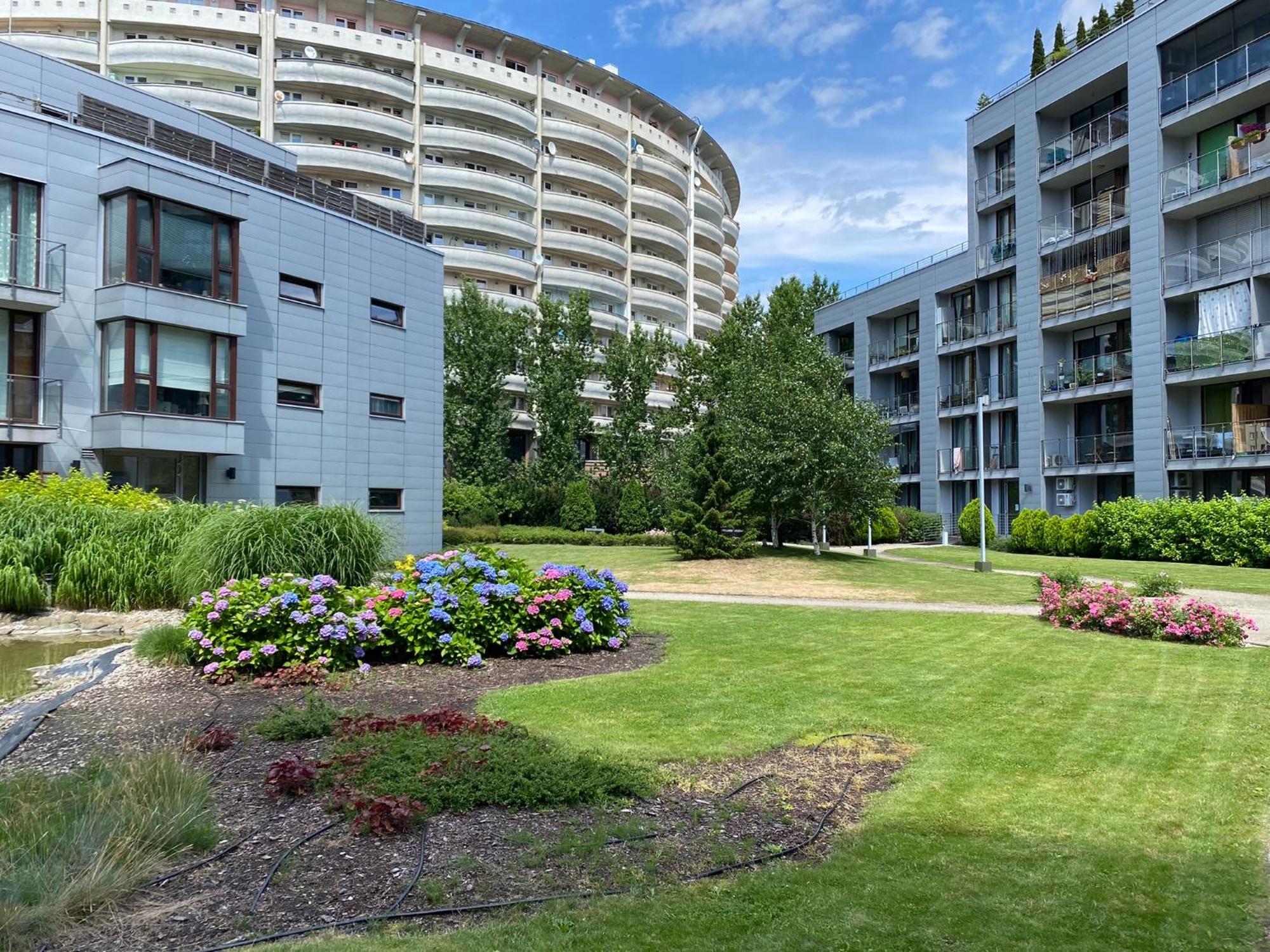 Two Rooms Apartment Triton Park Varsovia Exterior foto